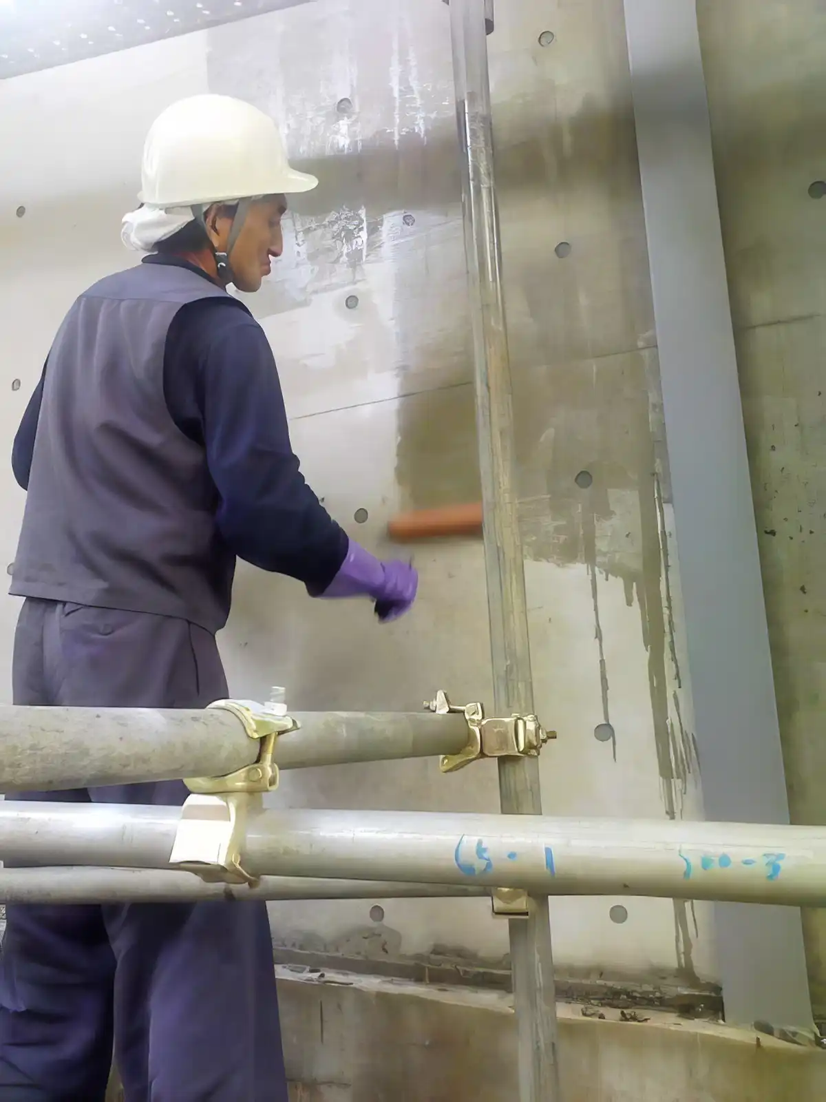 大使公邸の外壁にウルトラテクトWRを塗布